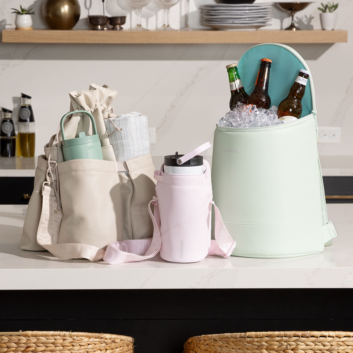 beverage-bucket-bag-h2 6c4793ad3b8e--group-lifestyle1.jpg