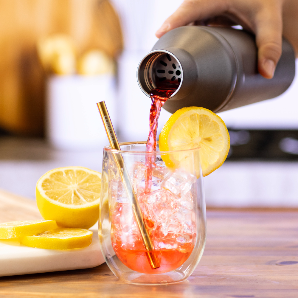 cocktail-shaker-lid-y7 Cocktail_Shaker_lifestyle_1_0f873eef-26b9-477a-b301-4dde25c00201.png
